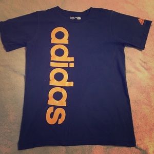 I’m selling an adidas t shirt